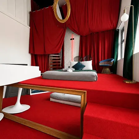 Grande Insolite 4 Couchages Disponibles, Centre Gare Couette-café *